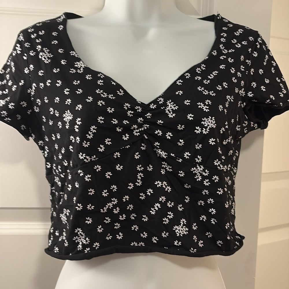 SHEIN Black Ruched Crop Blouse Short Sleeve
